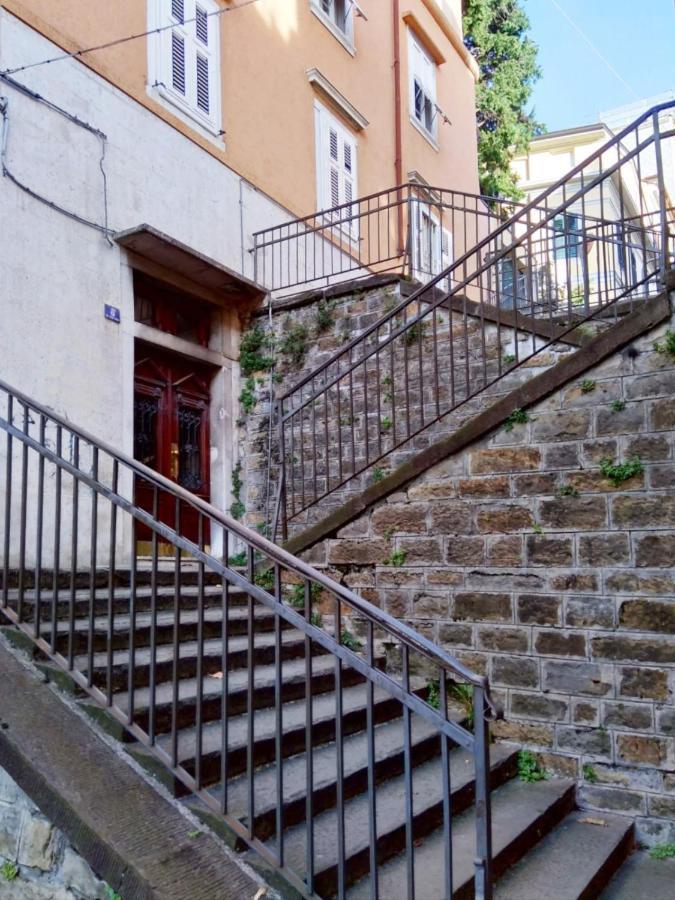 Casa Antica - Historical Apartment In Old City Center Trieste Exterior foto