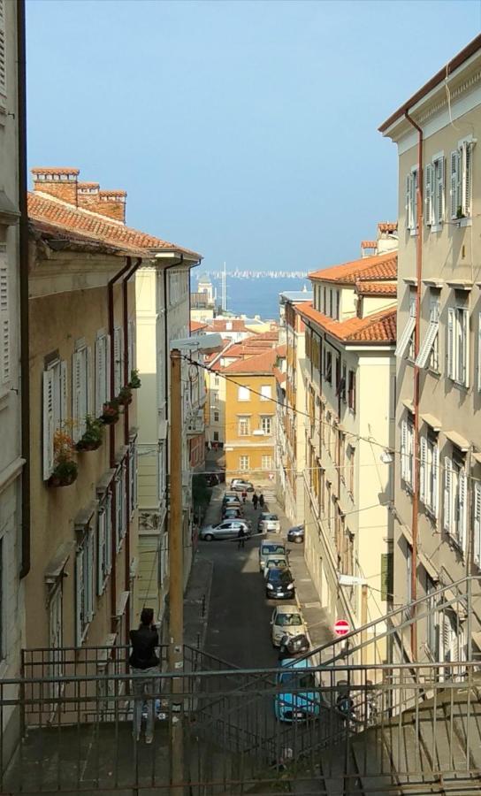 Casa Antica - Historical Apartment In Old City Center Trieste Exterior foto