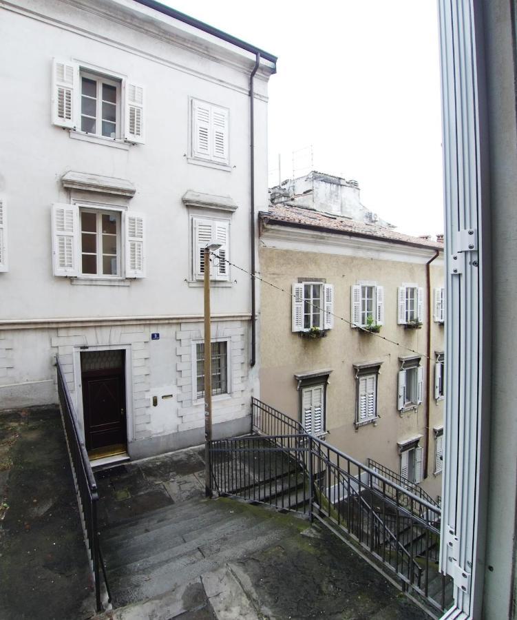 Casa Antica - Historical Apartment In Old City Center Trieste Exterior foto